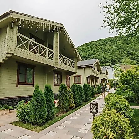 HILLS POLYANA HOTEL & SPA