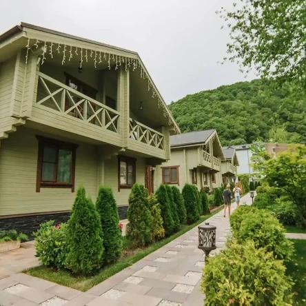 HILLS POLYANA HOTEL & SPA